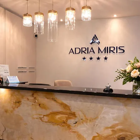 Adria Miris *