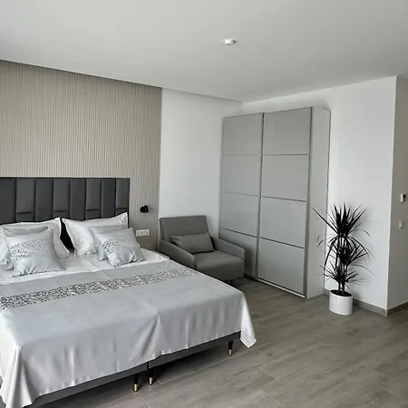 Apartment Adria Miris *